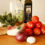 This is the 'plum tomato par excellence" and one of the main originators of the success of the Mediterranean diet.